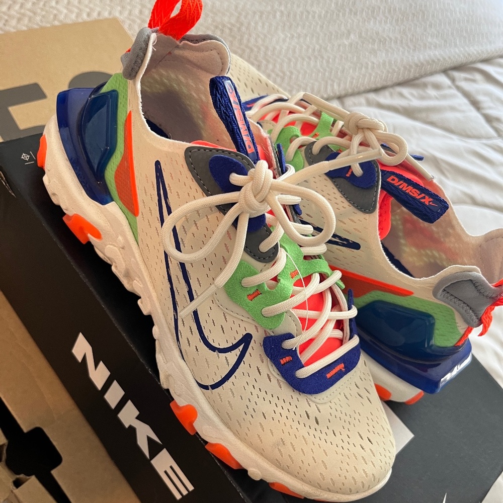 WOMENS NIKE NSW REACT VISION